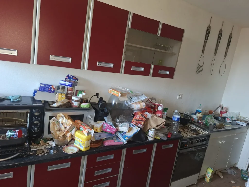 Syndrome de Diogène : Comment aider un proche et réhabiliter son logement